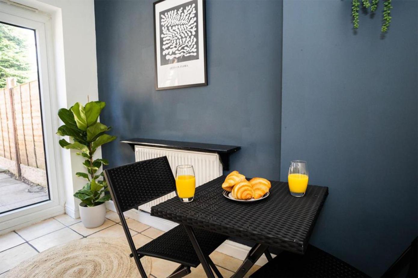Haydock Cozy 2-Bedroom Home With Free Parking Exterior photo