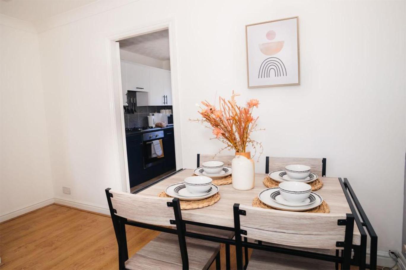 Haydock Cozy 2-Bedroom Home With Free Parking Exterior photo