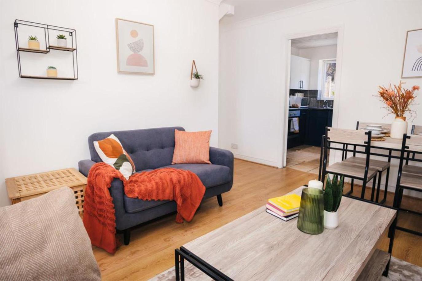 Haydock Cozy 2-Bedroom Home With Free Parking Exterior photo